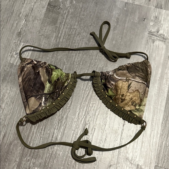 RealTree Camo Bikini Top With Frills and Studs Size L - Picture 1 of 4